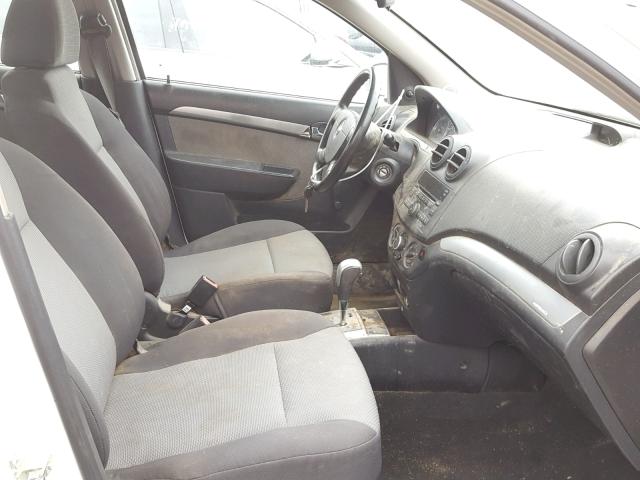 KL1TD6DE1AB050414 - 2010 CHEVROLET AVEO LS WHITE photo 5