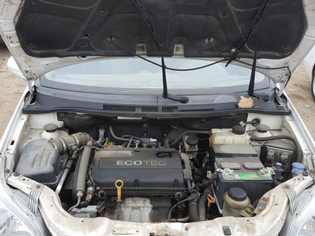 KL1TD6DE1AB050414 - 2010 CHEVROLET AVEO LS WHITE photo 7
