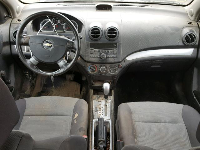 KL1TD6DE1AB050414 - 2010 CHEVROLET AVEO LS WHITE photo 9