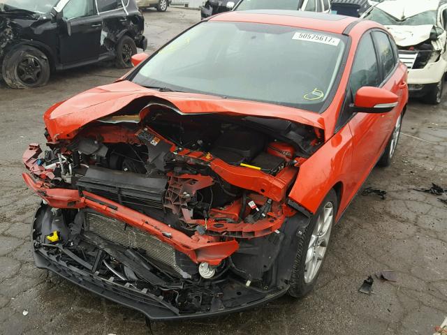 1FADP3K22FL327199 - 2015 FORD FOCUS SE RED photo 2