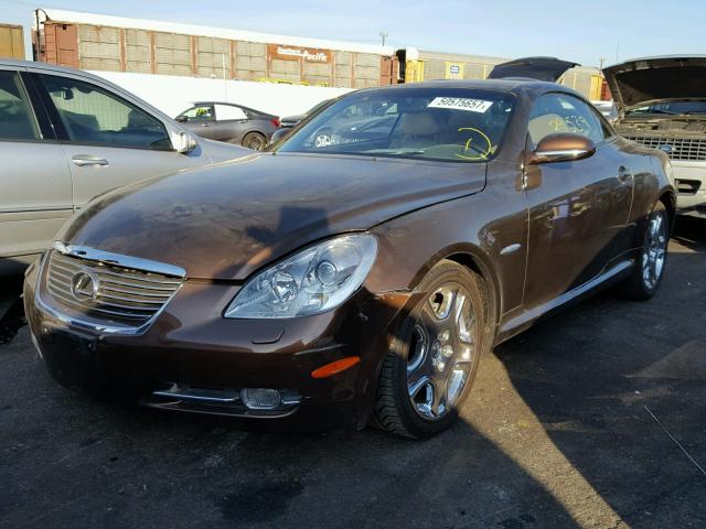 JTHFN48Y469001734 - 2006 LEXUS SC 430 BROWN photo 2