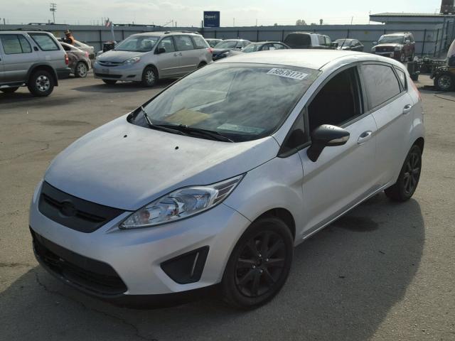 3FADP4EJ3DM120096 - 2013 FORD FIESTA SE SILVER photo 2