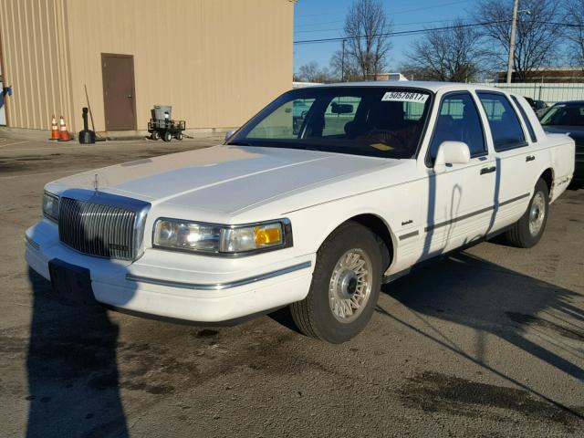 1LNLM81W2VY744013 - 1997 LINCOLN TOWN CAR E WHITE photo 2