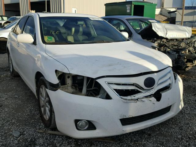 4T1BF3EK2BU588283 - 2011 TOYOTA CAMRY BASE WHITE photo 1