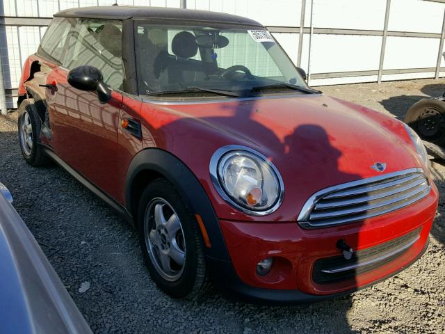 WMWSU3C53BT093892 - 2011 MINI COOPER RED photo 1