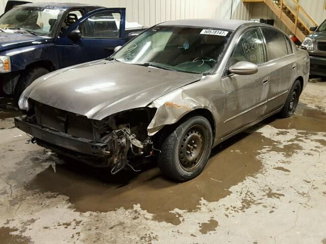 1N4AL11D72C168907 - 2002 NISSAN ALTIMA BAS SILVER photo 3