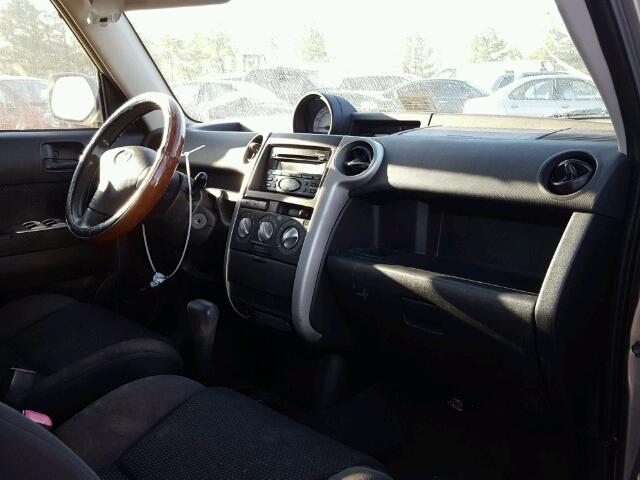 JTLKT324950204826 - 2005 TOYOTA SCION XB 银色 照片 5