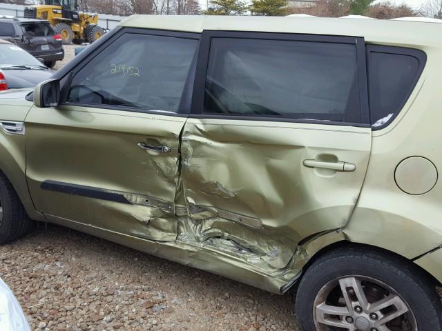 KNDJT2A21B7224444 - 2011 KIA SOUL + GREEN photo 9