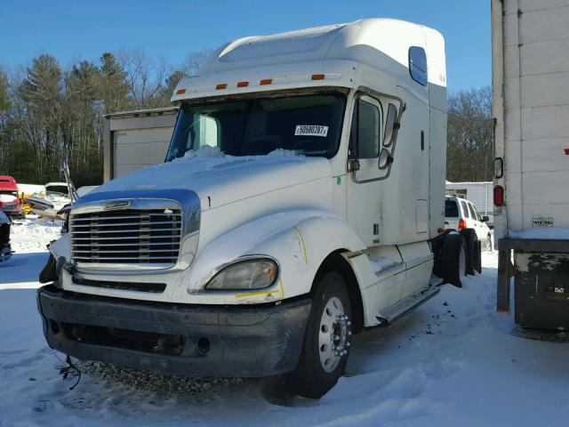 1FUJA6CG02LK26840 - 2002 FREIGHTLINER CONVENTION WHITE photo 2