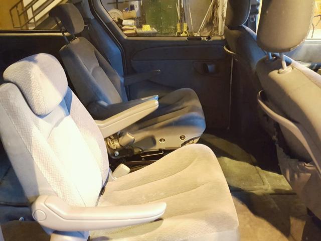 2A4GP44R76R794353 - 2006 CHRYSLER TOWN & COU SILVER photo 6