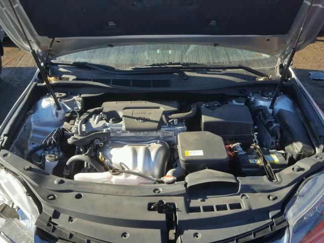 4T1BF1FK2GU181025 - 2016 TOYOTA CAMRY LE 银色 照片 7