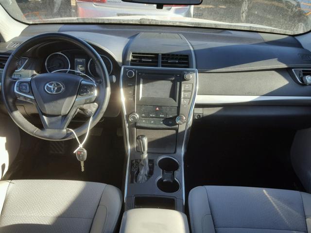 4T1BF1FK2GU181025 - 2016 TOYOTA CAMRY LE 银色 照片 9