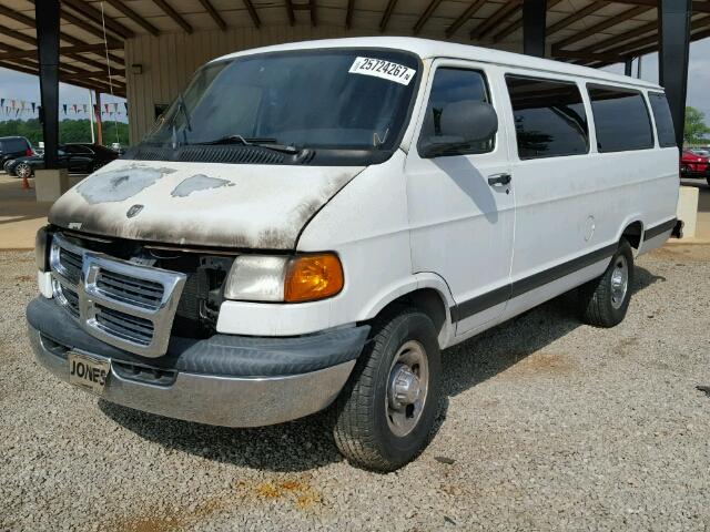 2B5WB35Z0WK149926 - 1998 DODGE RAM WAGON WHITE photo 2