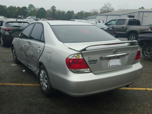 4T1BE32K65U640655 - 2005 TOYOTA CAMRY LE SILVER photo 3