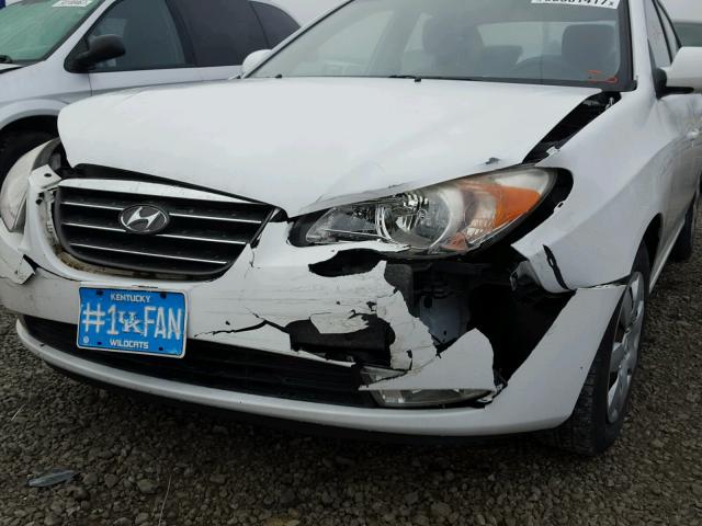 KMHDU46D29U589593 - 2009 HYUNDAI ELANTRA GL WHITE photo 9