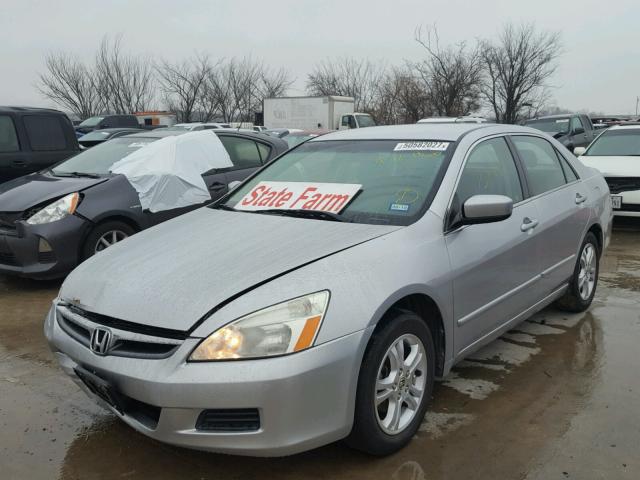 1HGCM56366A147962 - 2006 HONDA ACCORD SE SILVER photo 2