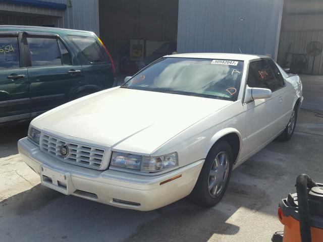 1G6ET1294XU614666 - 1999 CADILLAC ELDORADO T WHITE photo 2