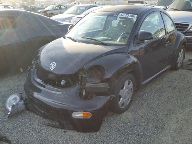 3VWBB61C4WM015215 - 1998 VOLKSWAGEN NEW BEETLE 黑色 照片 2