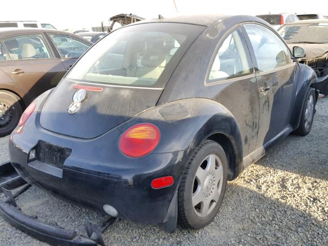 3VWBB61C4WM015215 - 1998 VOLKSWAGEN NEW BEETLE 黑色 照片 4