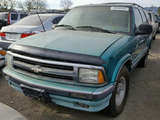 1GNCS13WXS2137765 - 1995 CHEVROLET BLAZER GREEN photo 2