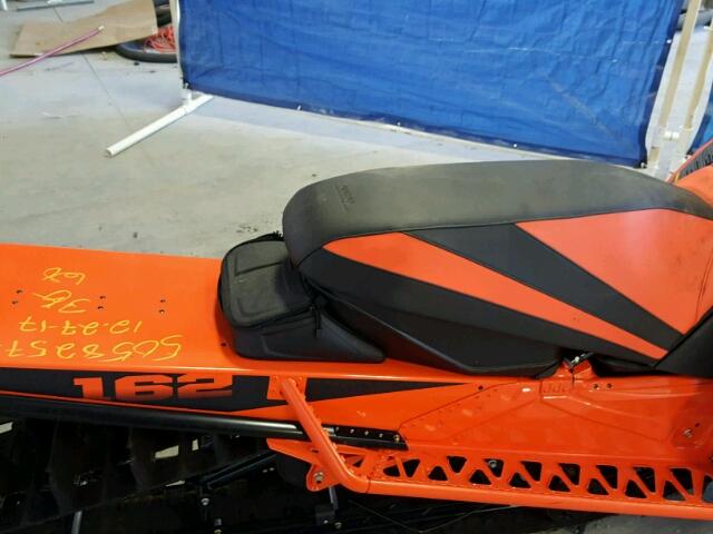 4UF17SNW2HT118885 - 2017 ARCT SNOWMOBILE ORANGE photo 6