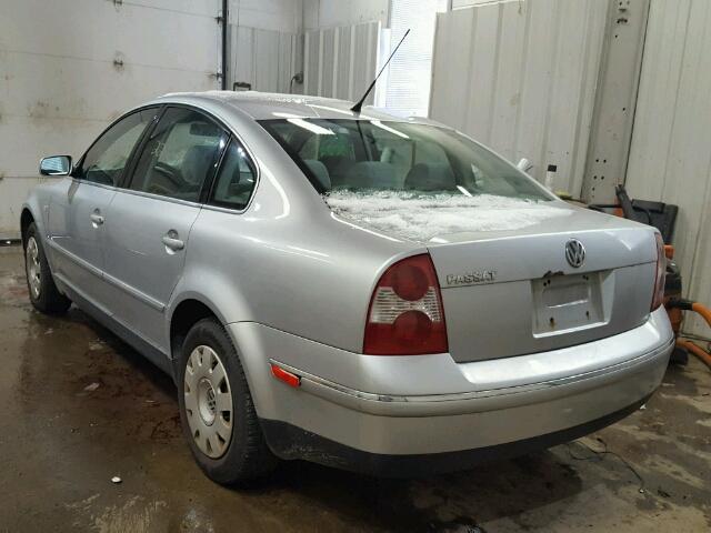 WVWPD63B71P299143 - 2001 VOLKSWAGEN PASSAT GLS GRAY photo 3