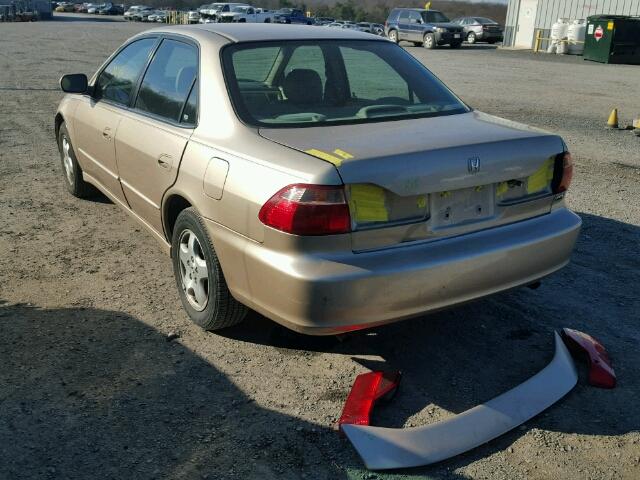 1HGCG1650YA055248 - 2000 HONDA ACCORD EX GOLD photo 3