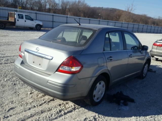 3N1BC11E39L373911 - 2009 NISSAN VERSA S GRAY photo 4