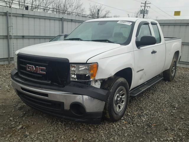 1GTR1TEX6BZ136319 - 2011 GMC SIERRA C15 WHITE photo 2