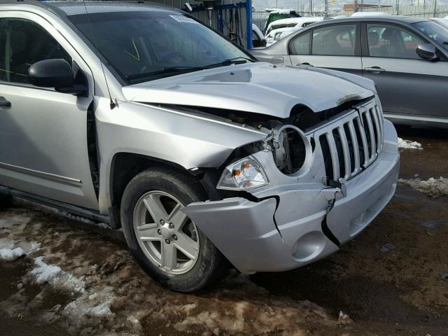 1J8FF47W28D528355 - 2008 JEEP COMPASS SP 银色 照片 9