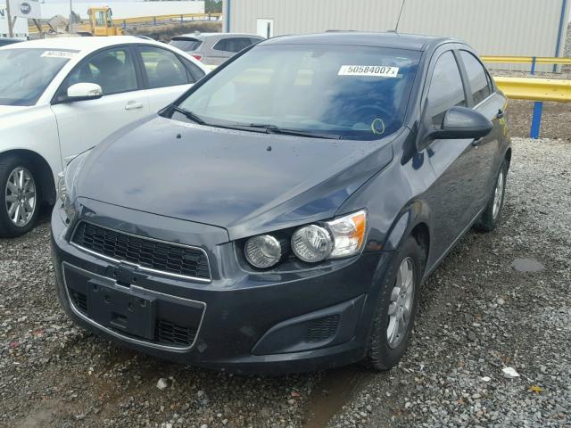 1G1JC5SH3F4102818 - 2015 CHEVROLET SONIC LT GRAY photo 2