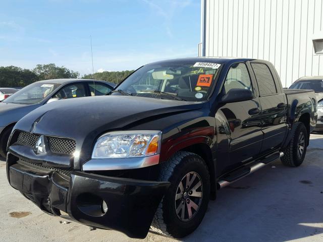 1Z7HC28K57S243527 - 2007 MITSUBISHI RAIDER LS BLACK photo 2