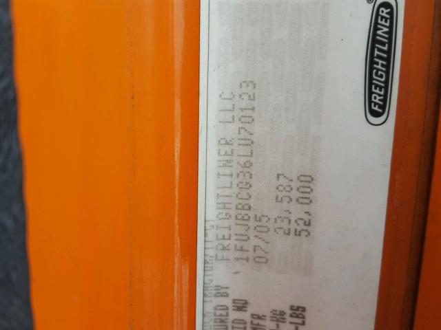 1FUJBBCG36LU70123 - 2006 FREIGHTLINER CONVENTION ORANGE photo 10