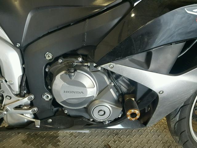 JH2PC40007M005528 - 2007 HONDA CBR600 RR BLACK photo 7