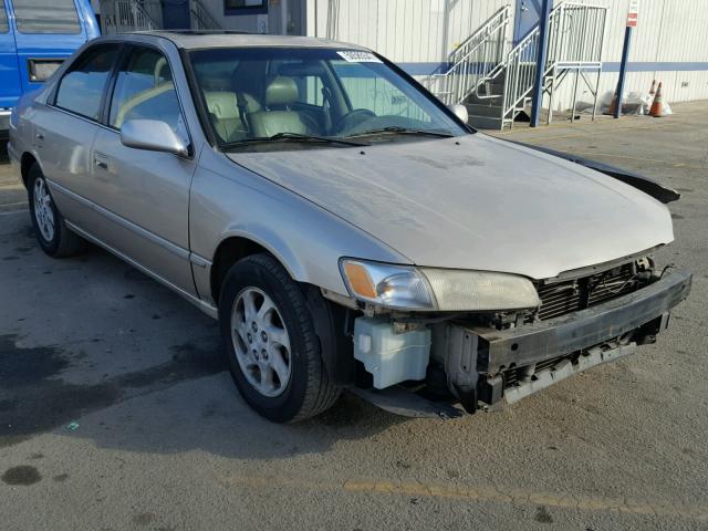 JT2BF22K8V0026475 - 1997 TOYOTA CAMRY LE GOLD photo 1