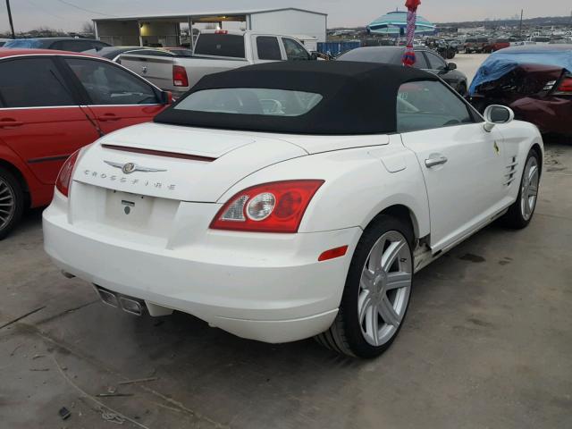 1C3AN65L25X040322 - 2005 CHRYSLER CROSSFIRE WHITE photo 4