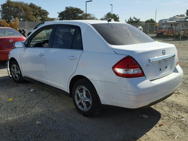 3N1BC11E78L392055 - 2008 NISSAN VERSA S WHITE photo 3