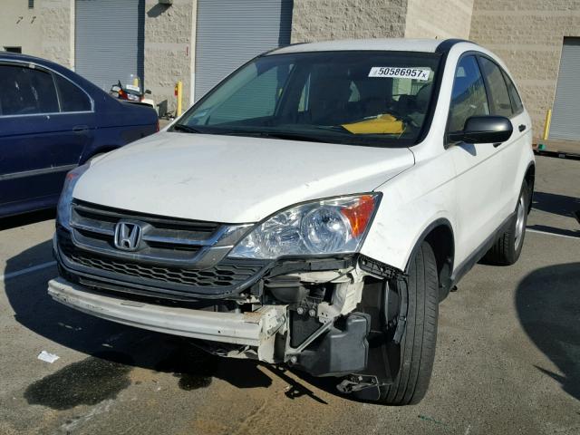 5J6RE3H34AL002854 - 2010 HONDA CR-V LX WHITE photo 2