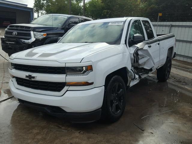 1GCRCPEH3HZ385762 - 2017 CHEVROLET SILVERADO WHITE photo 2