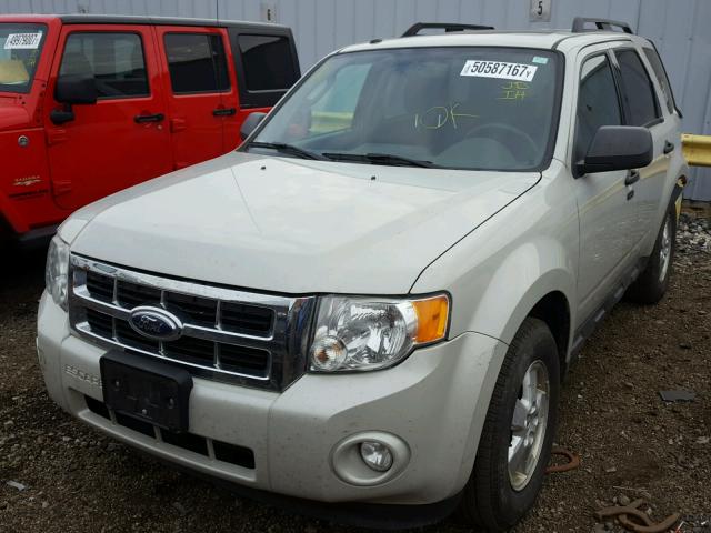 1FMCU93G69KC97318 - 2009 FORD ESCAPE XLT CREAM photo 2