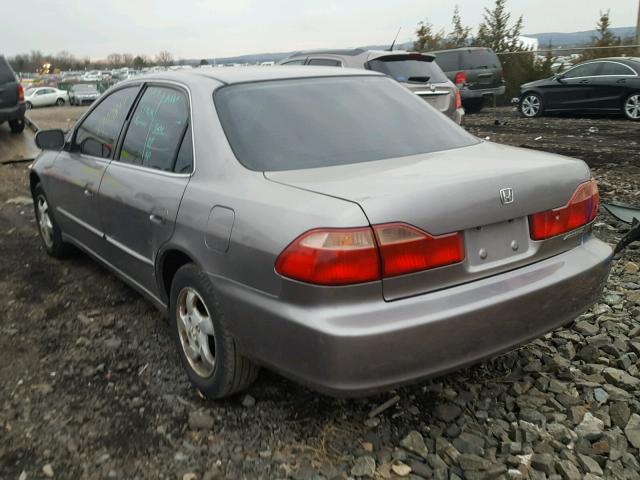 1HGCG6672YA143619 - 2000 HONDA ACCORD EX SILVER photo 3