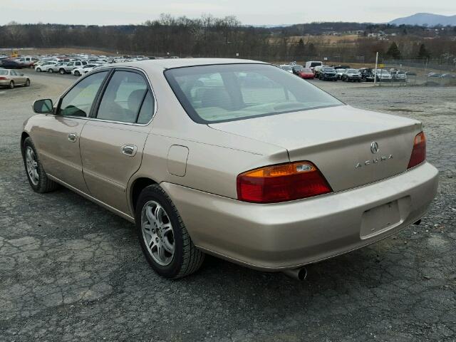 19UUA5667YA040963 - 2000 ACURA 3.2TL GOLD photo 3