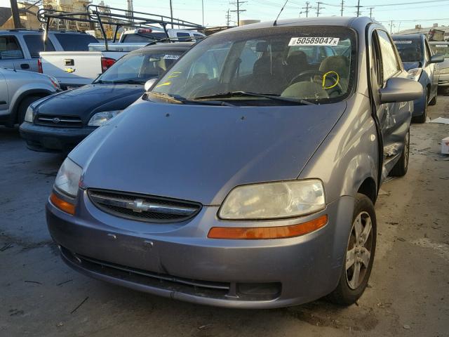 KL1TD66636B552905 - 2006 CHEVROLET AVEO BASE ნაცრისფერი ფოტო 2