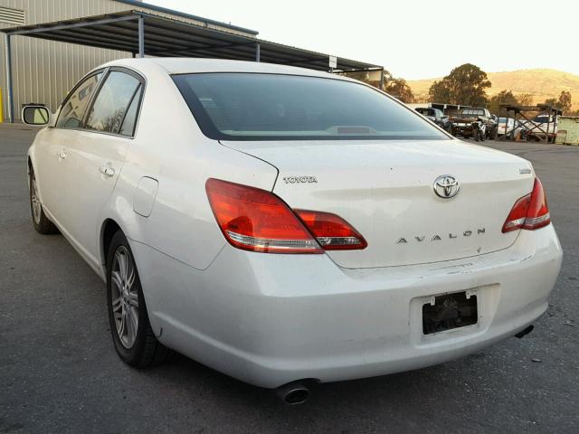 4T1BK36B95U001186 - 2005 TOYOTA AVALON XL WHITE photo 3