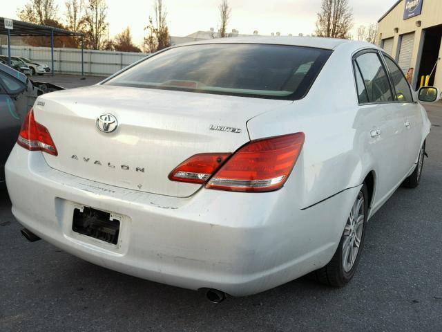 4T1BK36B95U001186 - 2005 TOYOTA AVALON XL WHITE photo 4