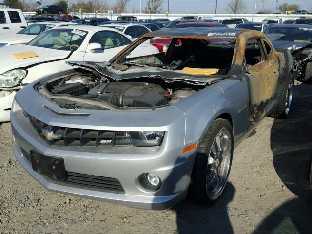 2G1FJ1EJ3B9143735 - 2011 CHEVROLET CAMARO SS SILVER photo 2