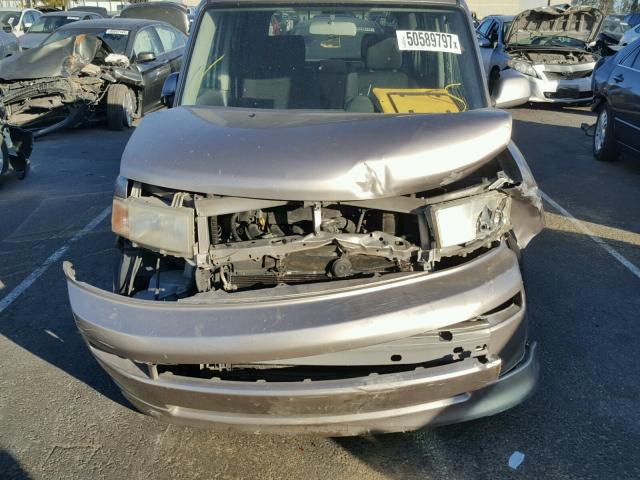 JTLKT324950210044 - 2005 TOYOTA SCION XB GRAY photo 9