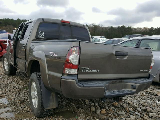 3TMLU4EN0AM049677 - 2010 TOYOTA TACOMA DOU BROWN photo 3