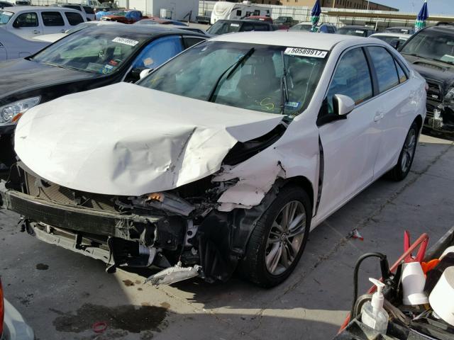 4T1BF1FK7GU571232 - 2016 TOYOTA CAMRY LE WHITE photo 2