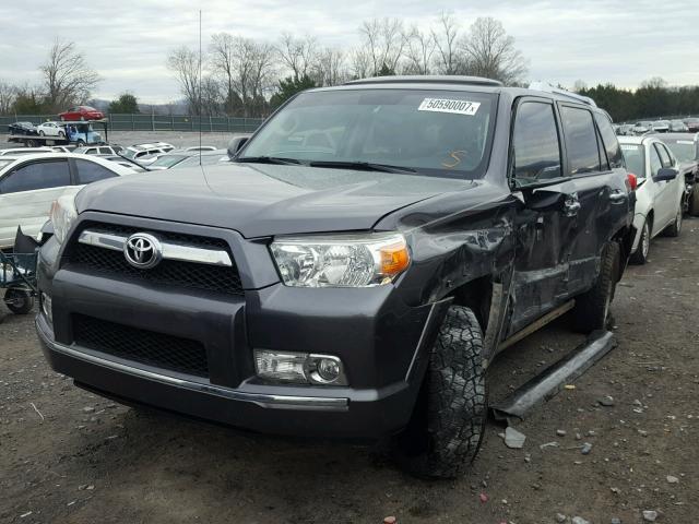 JTEBU5JR4A5018377 - 2010 TOYOTA 4RUNNER SR GRAY photo 2